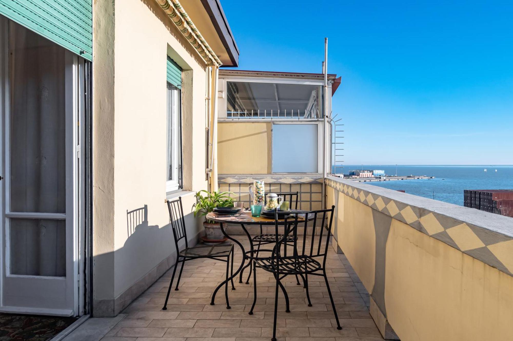 The Sailor's Terrace - Cozy Apt! * La Spezia